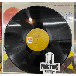 SERGIO MENDES & BRASIL '66 – MIRA A TU ALREDEDOR VINYL